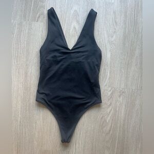 Vuori Halo Bodysuit size Small